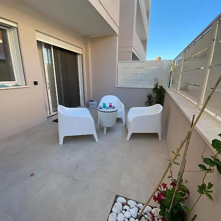 Torregrande Apartment *