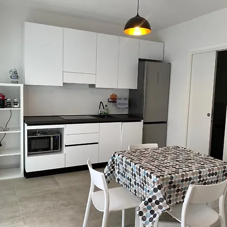 Torregrande Apartment